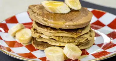 Sağlıklı ve Şekersiz Muzlu Pancake Tarifi