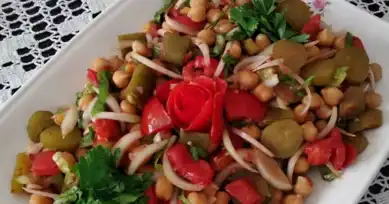 Nefis Nohut Salatası Tarifi
