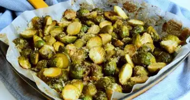 Hızlı ve Lezzetli Parmesanlı Brüksel Lahanası Tarifi