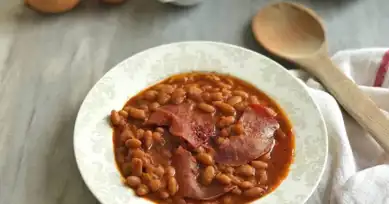 Pastırmalı Kuru Fasulye Tarifi