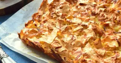 Yufka ile Patatesli Kaşarlı Börek Tarifi