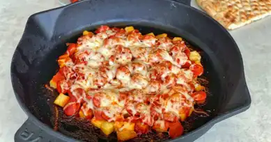 Nefis Patatesli Soslu Sosis Tarifi