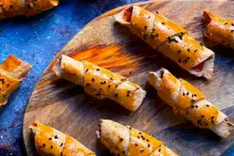 Diyetinize Uygun Çıtır Patlıcanlı El Açması Börek Tarifi