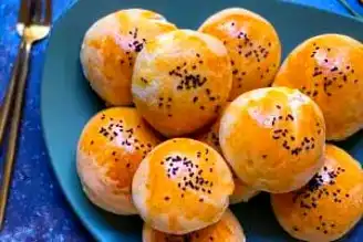 Pofuduk Peynirli Zeytinli Kaşarlı Poğaça Tarifi