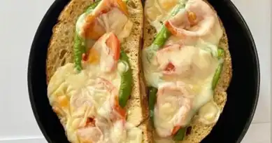 Hızlı ve Lezzetli Kahvaltılık Pizza Ekmek Tarifi