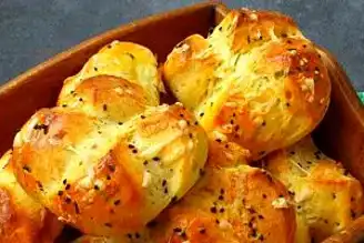 Sarımsaklı Ekmek Poğaçası Tarifi