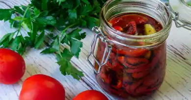 Lezzetli Sarımsaklı Kuru Domates Tarifi