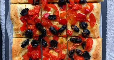 Ev Yapımı Sebzeli Focaccia Tarifi