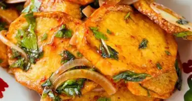 Nefis Soğanlı Patates Salatası Tarifi
