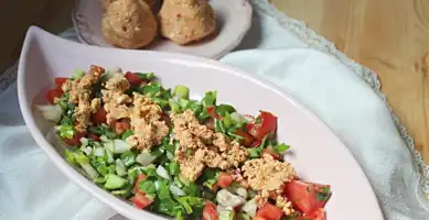 Hafta Sonu Keyfi: Sürk Peynirli Salata Tarifi