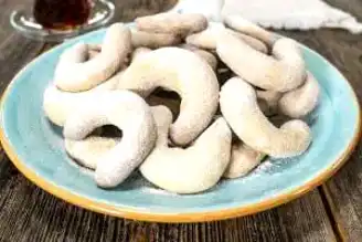 Nefis Vanilyalı Ay Kurabiyesi Tarifi
