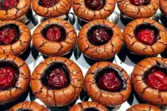 Nefis Vişneli Mini Brownie Tarifi
