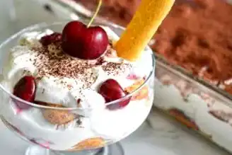 Nefis Vişneli Yalancı Tiramisu Tarifi