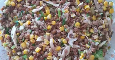 Nefis Yeşil Mercimekli Tavuklu Şehriye Salatası Tarifi