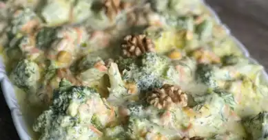 Renkli ve Lezzetli Yoğurtlu Brokoli Salatası Tarifi