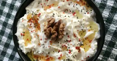 Nefis Yoğurtlu Kereviz Salatası Tarifi