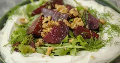 Nefis Yoğurtlu Semizotlu Pancar Salatası Tarifi