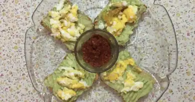 Lezzetli Yumurtalı Avokado Dilimleri Tarifi