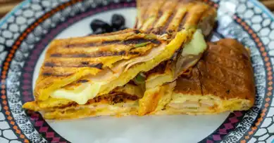 Pratik Yumurtalı Pideli Tost Tarifi