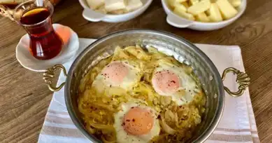 Nefis Yumurtalı Soğan Kavurması Tarifi