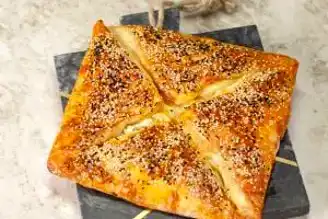 10 Dakikada Hazır: Kat Kat Zarf Böreği Tarifi