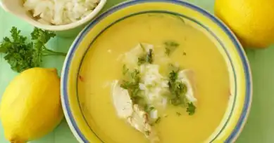 Zerdeçal ve Pirinçli Tavuk Çorbası Tarifi