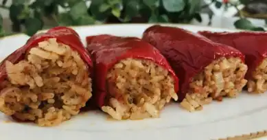 Nefis Zeytinyağlı Kapya Biber Dolması Tarifi