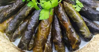 Nefis Zeytinyağlı Karalahana Sarması Tarifi
