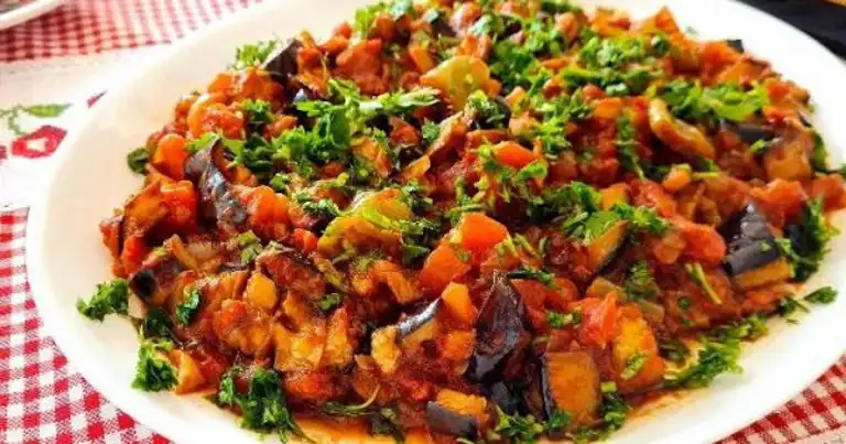 Nefis Şakşuka Tarifi: Yazın En Lezzetli Yemeği