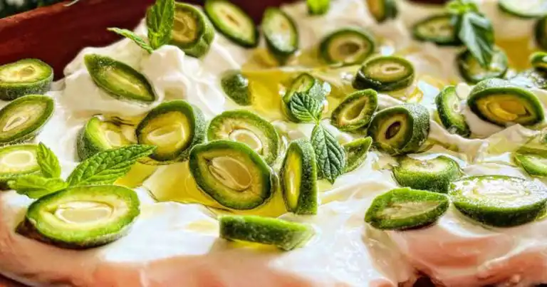 Yazın En Ferahlatıcısı: Bademli Kuru Cacık Tarifi