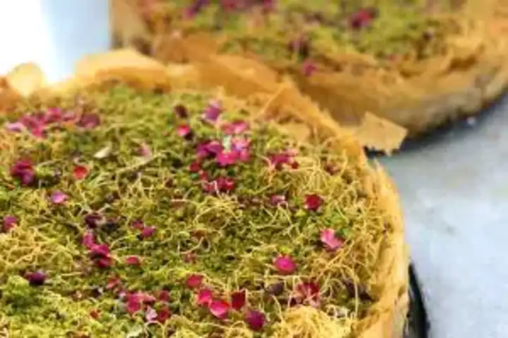 İki Lezzetin Buluşması: Baklava Cheesecake Tarifi