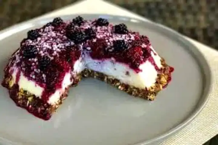 Rafine Şekersiz Blackberry Cheesecake Tarifi