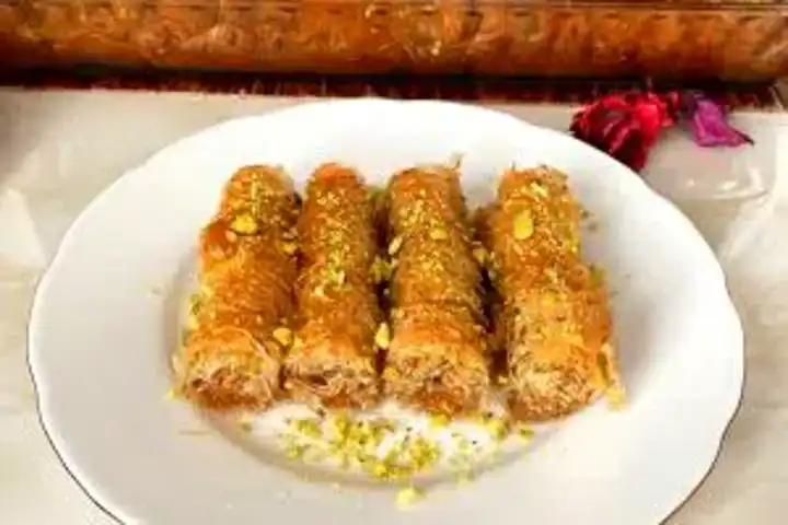 Nefis Cevizli Kadayıflı Burma Baklava Tarifi