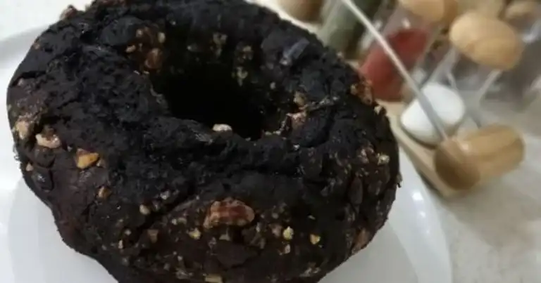 Nefis Cevizli Kakaolu Islak Kek Tarifi