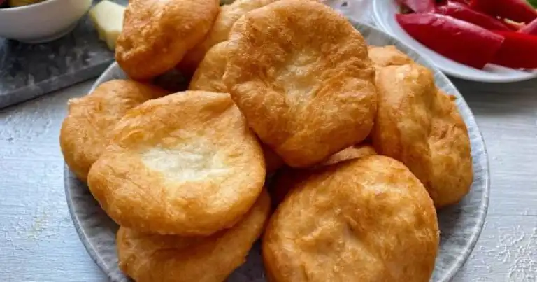 2 Malzemeyle Lezzetli Ekmek Hamurundan Pişi Tarifi