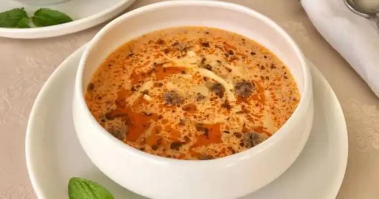 Lezzetli Erişteli Köfteli Çorba Tarifi