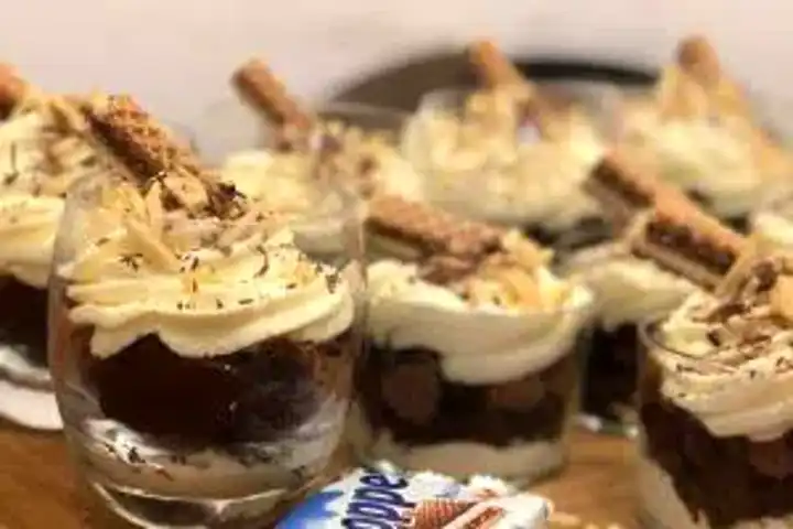 Nefis Gofretli Bardak Tatlısı Tarifi