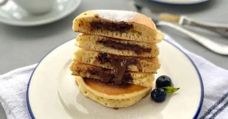 Çikolata Sürprizi: Nefis Pancake Tarifi!