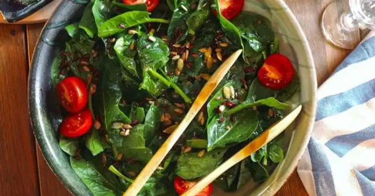 Nefis Ispanak Salatası Tarifi