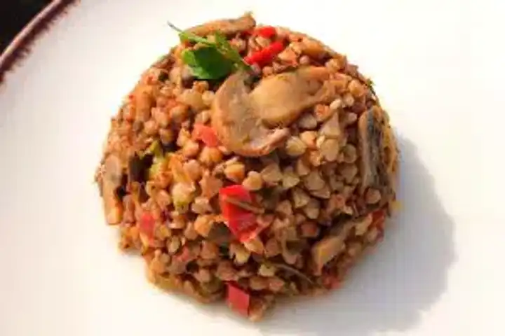 Nefis Sebzeli Karabuğday Pilavı Tarifi