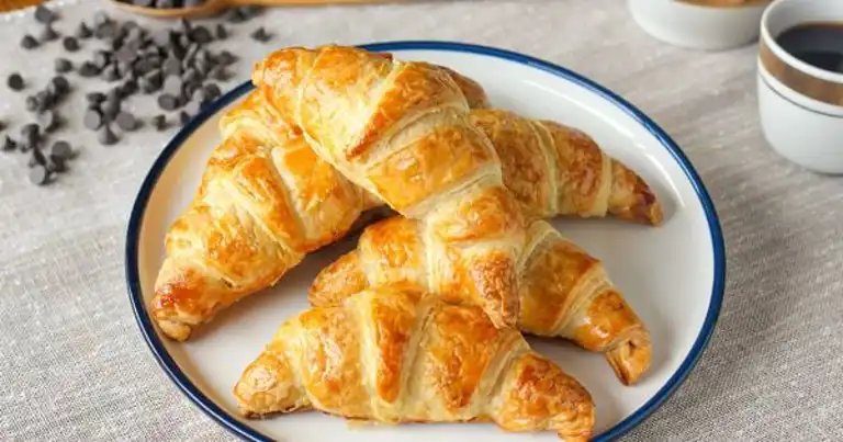 3 Milföy Yaprağıyla Hızlı Kruvasan Tarifi
