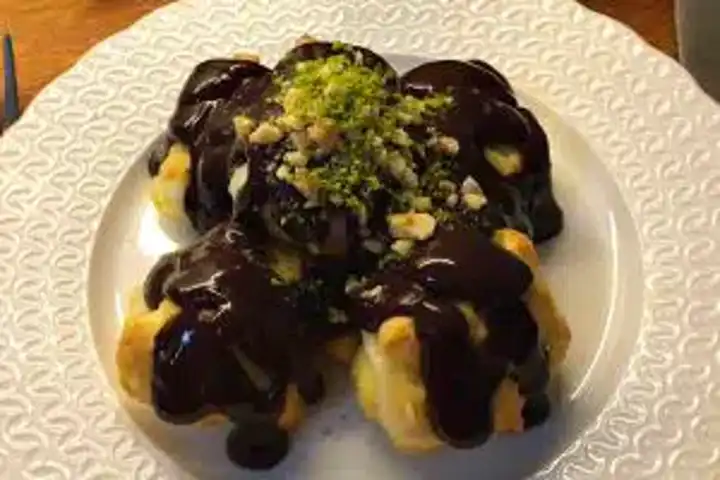 Nefis Kremalı Çikolatalı Profiterol Tarifi