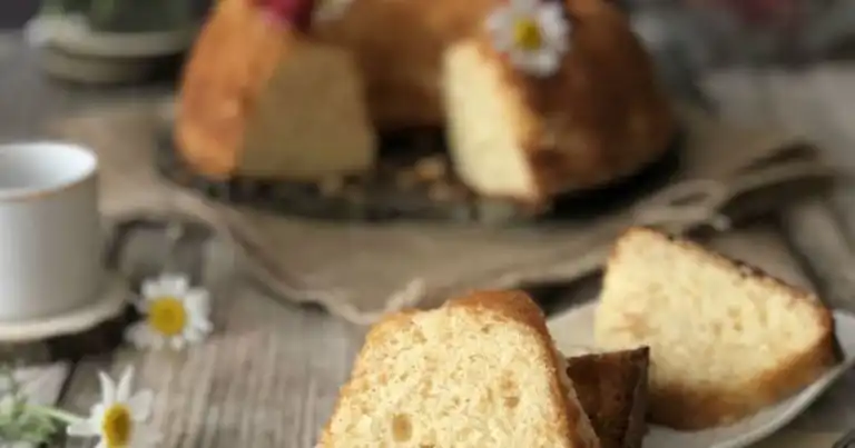 Sünger Gibi Kremalı Kek Tarifi