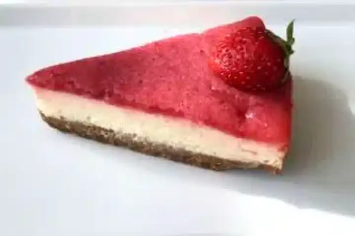 Sağlıklı Çilekli Cheesecake Tarifi