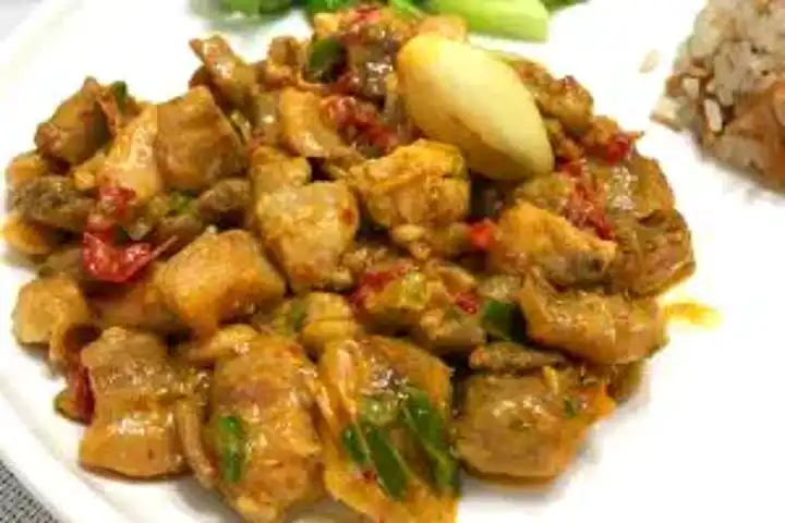 Kremalı Köri Soslu Tavuk Tarifi