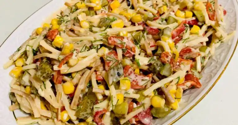 Köz Biberli Erişte Salatası Tarifi