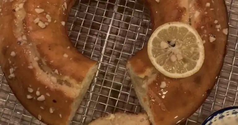 Nefis Limon Soslu Kek Tarifi