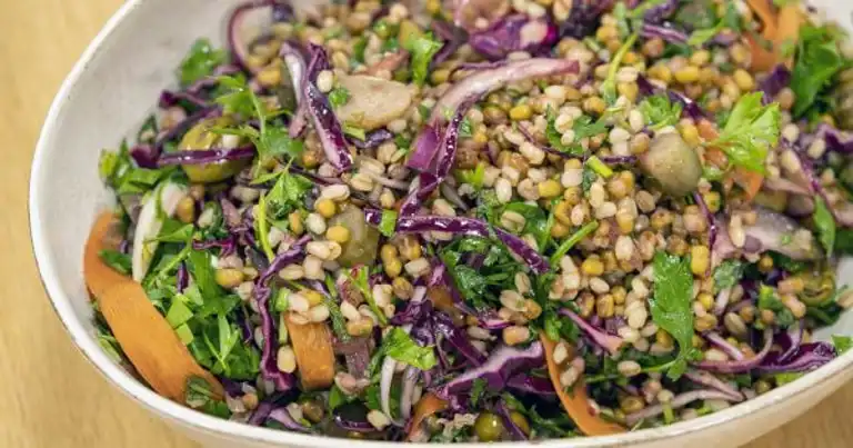 Nefis Maş Fasulyesi ve Buğdaylı Ekşi Salata Tarifi