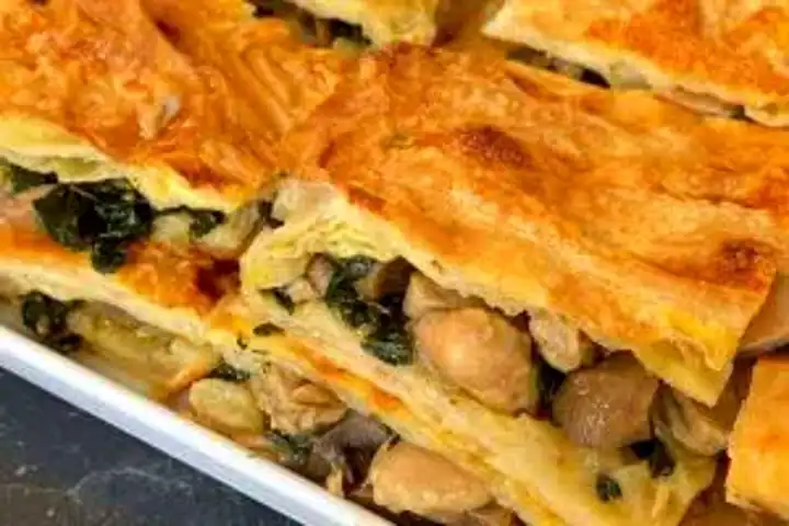 Mantarlı Ispanaklı Tavuk Böreği Tarifi