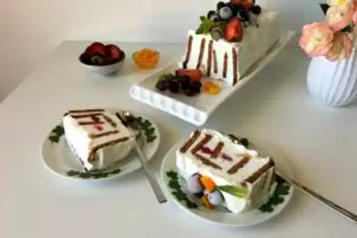 Nefis Meyveli Buzluk Pastası Tarifi